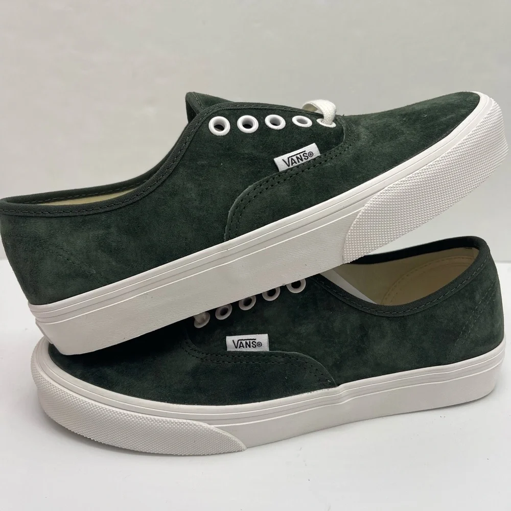 Vans WMNS Dark Green Suede Sneakers Authentic
Pig Suede Dried Kelp
VN000D7YEMU - Picture 15 of 16